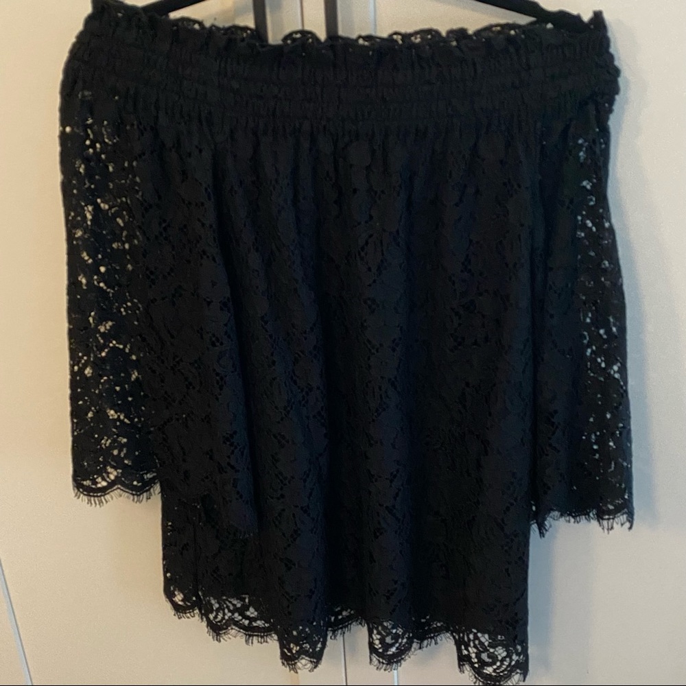 Lynn Off the Shoulder Lace Blouse